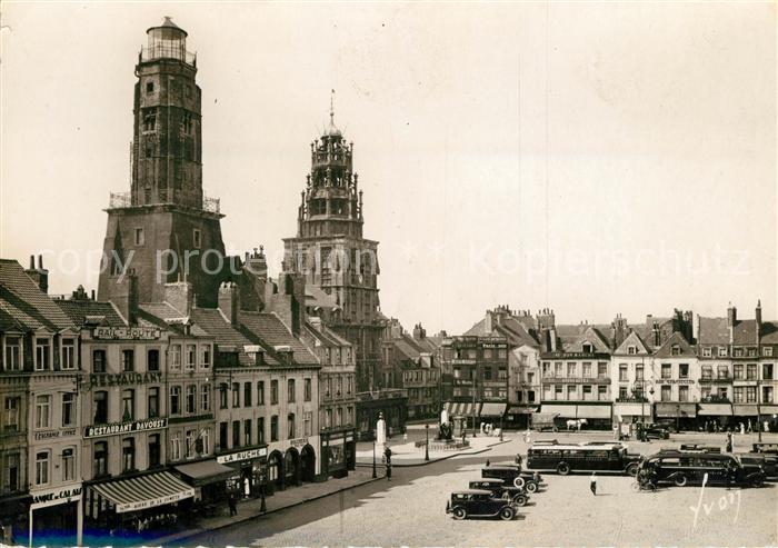 Calais Place d Armes et le vieux beffroi