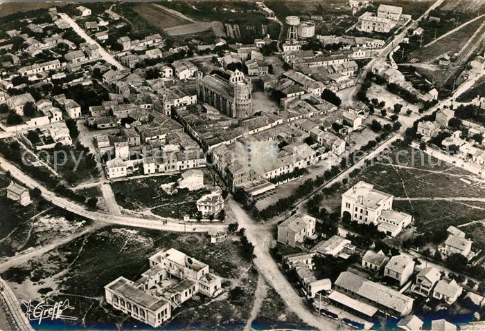 Les Saintes-Maries-de-la-Mer Casino Eglise vue aérienne
