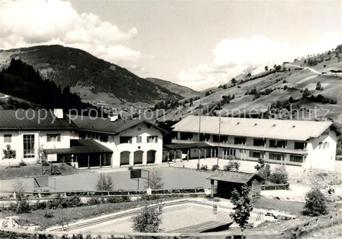 Hintermoos Pinzgau Schwimmbad Sportplatz Panorama