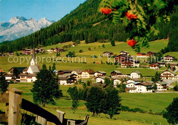 St Martin Tennengebirge Sommerfrische Ortsansicht mit Kirche Alpen