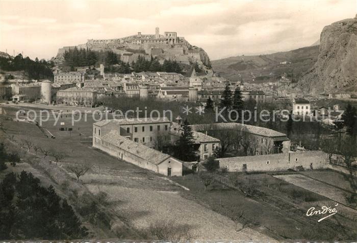 Sisteron et sa Citadelle vu du cote Sud