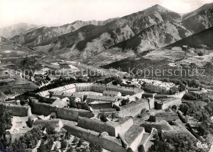 Mont-Louis Montagne Citadelle Chaine des Pyrénées vue aérienne