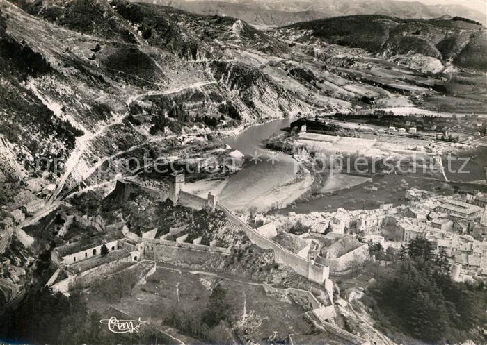 Sisteron Vue aérienne sur la Citadelle Theatre de Plein Air et Vallee de la Dura