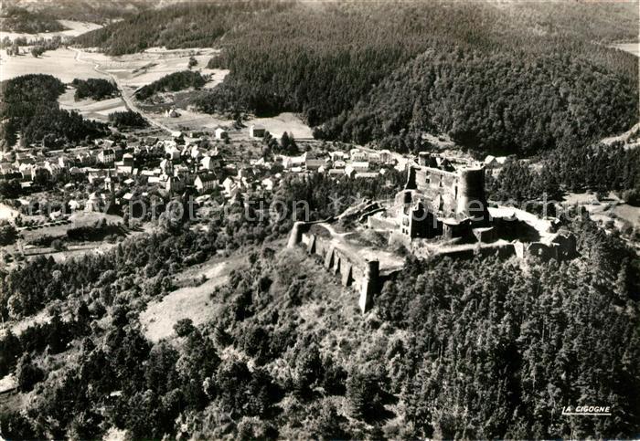 Murol Chateau et la Station vue aérienne
