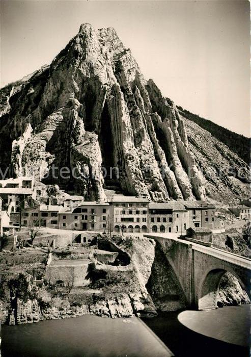 Sisteron Le Rocher et le Quartier de la Baume Pont