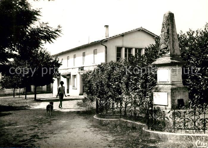 Saint-Christophe-de-Double La Mairie Monument