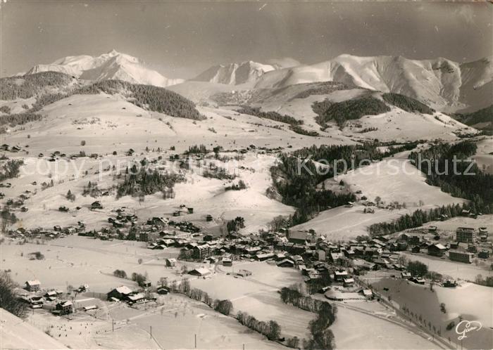 Megeve Vue generale et le Mont en hiver