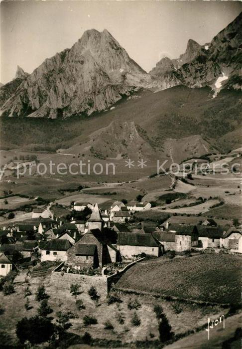 Lescun Village et les Aiguilles d_Ansarère vue