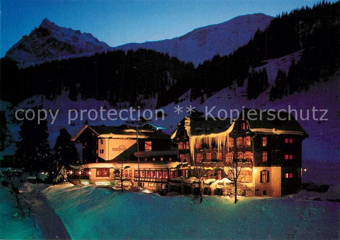 Gargellen Vorarlberg Hotel Madrisa beleuchtet Nachtaufnahme
