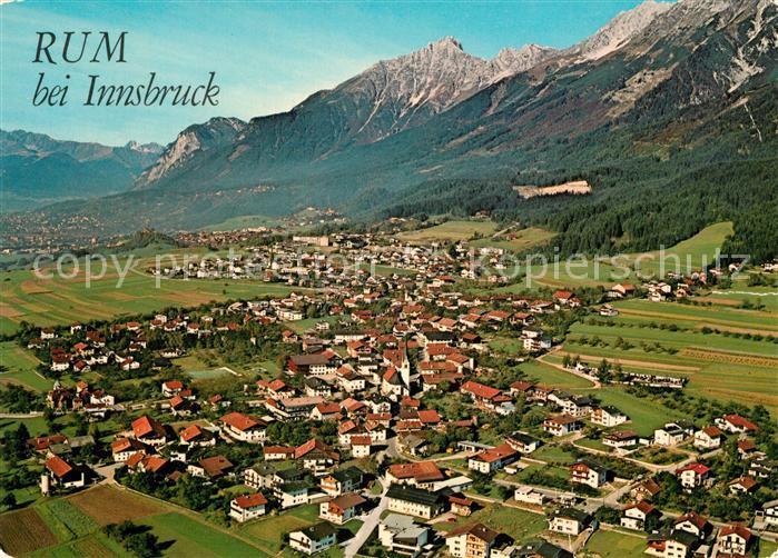 Rum Tirol Erholungsort Karwendelgebirge Fliegeraufnahme