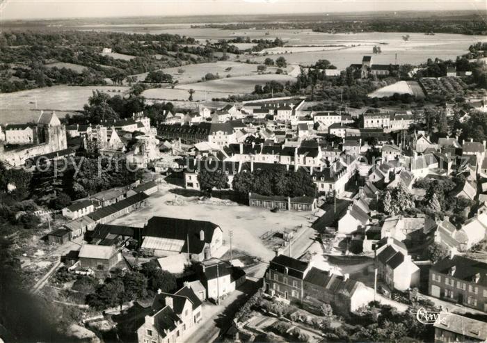 Saint-Sauveur-le-Vicomte Fliegeraufnahme Place de la Mairie