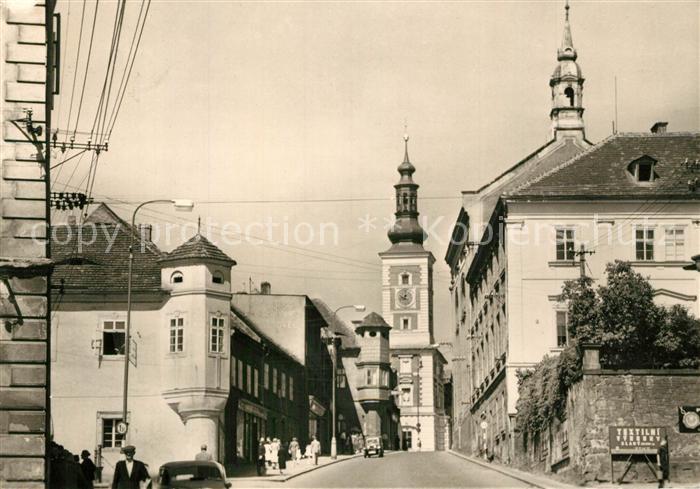 Slany V pohledu do stredu mesta vynika vez radnice