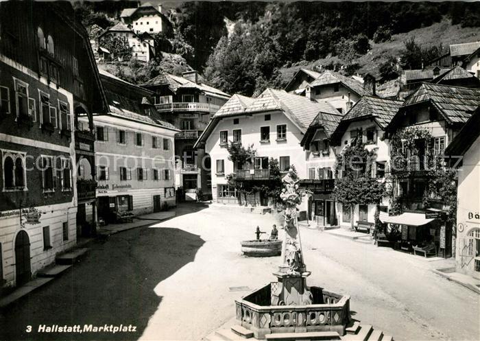Hallstatt Austria Marktplatz Brunnen