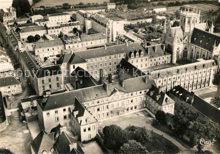 Begard Vue aerienne Entree principale de l’Hopital et Chapelle Bon Sauveur