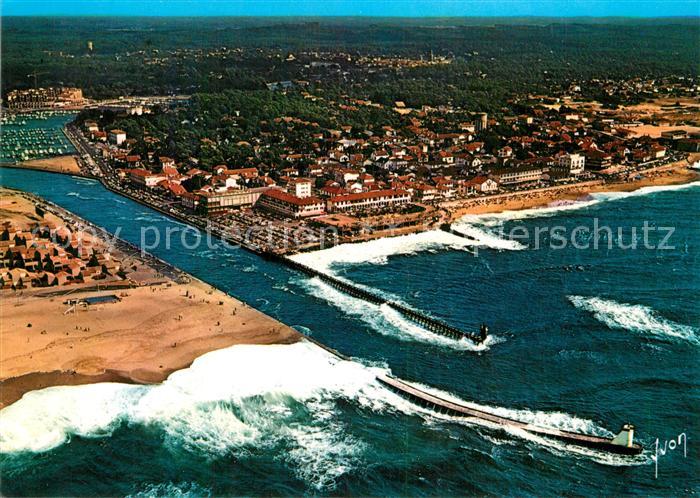 Capbreton Vue aerienne avec le canal et en prolongement le port