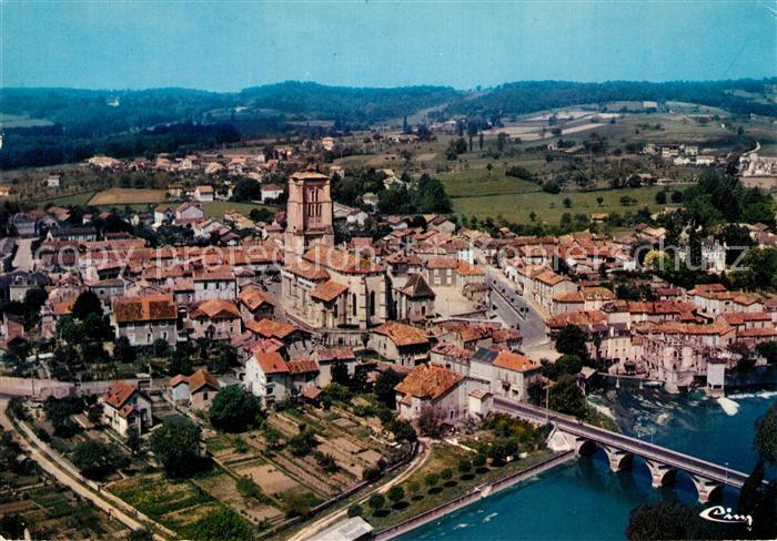 Saint-Astier Dordogne Le pont sur l’Isle et eglise Vue aerien
