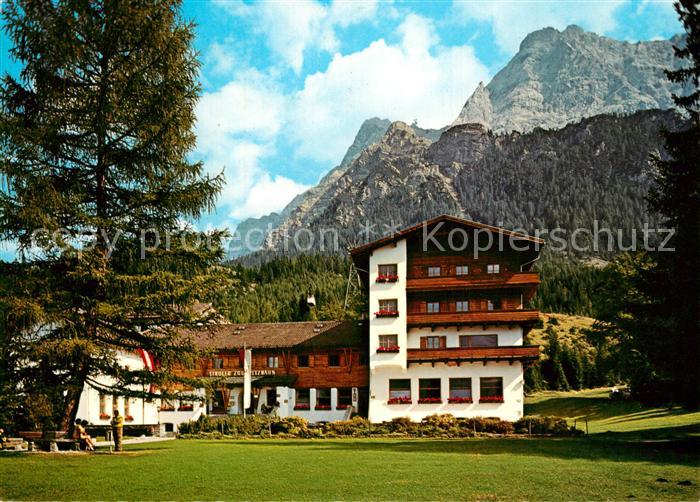 Ehrwald Tirol Talstation und Hotel der Tiroler Zugspitzbahn mit Zugspitze