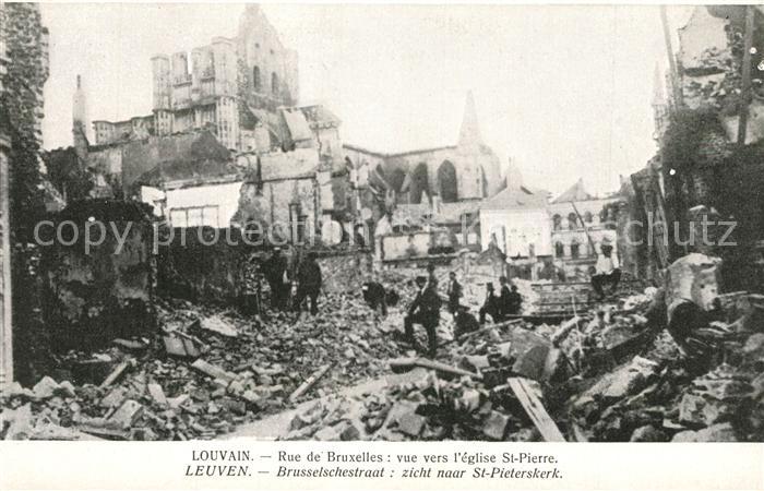 Leuven Brusselschestraat zicht naar St Pieterskerk