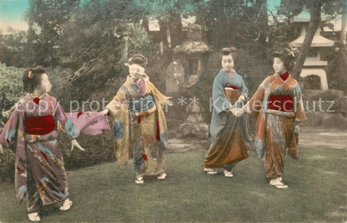 Japan Spielende Maedchen