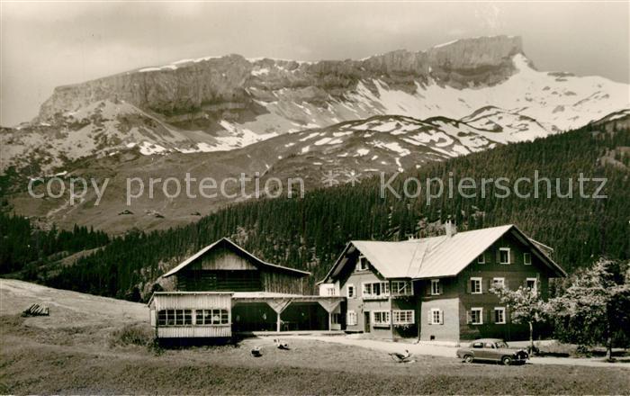 Hirschegg Kleinwalsertal Vorarlberg Jugendferienheim Haus Sonnblick mit Hoch Ife