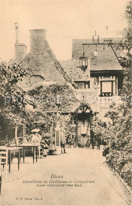 Dives-sur-Mer Hostellerie de Guillaume le Conquérant cour intérieure