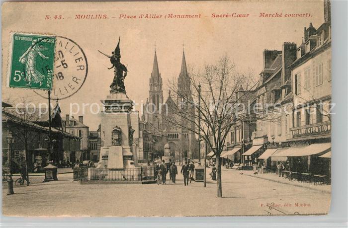 Moulins Allier Place d Allier Monument Sacré Coeur Marché couvert