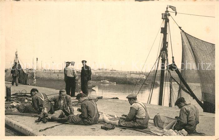 Ostende Oostende Fischer pflicken ihre Netze