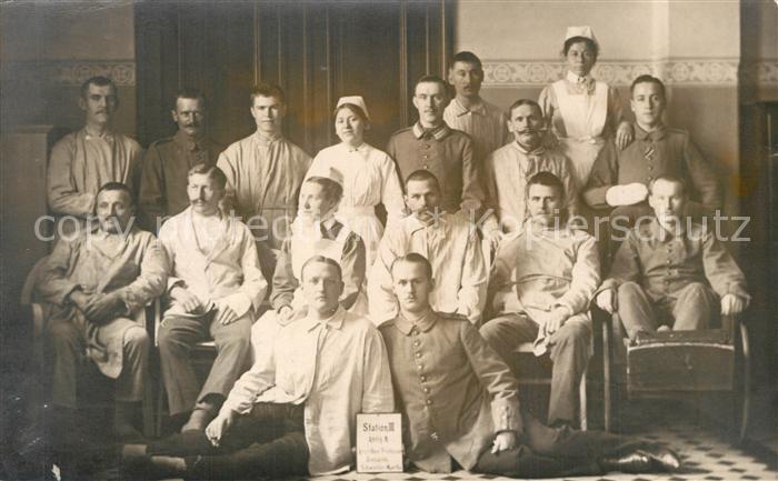 Zehlendorf Berlin Gruppenfoto Schwestern Soldaten
