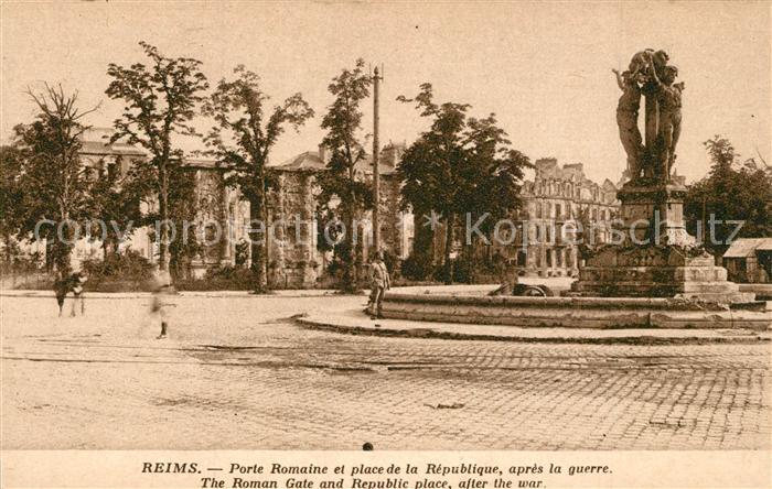 Reims Champagne Ardenne Porte Romaine place de la Republiqu apres la guerre
