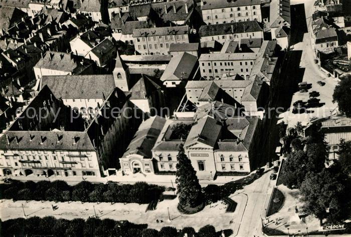 Lons-le-Saunier Jura Fliegeraufnahme Place du Onze Novembre Palais de Justice