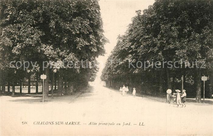 Chalons-en-Champagne Marne Allee principale au Jardin