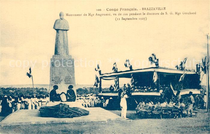 Brazzaville Monument de Mgr Augouard vu dos pendant le discours de SG Mgr Guicha