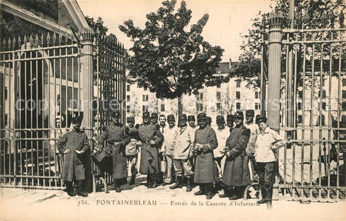 Fontainebleau Seine et Marne Entree de la Caserne d_Infanterie