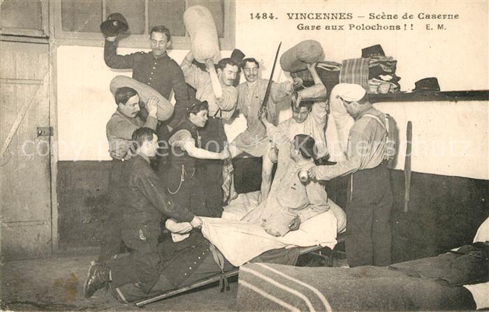 Vincennes Scene de Caserne Gare aux Polochons