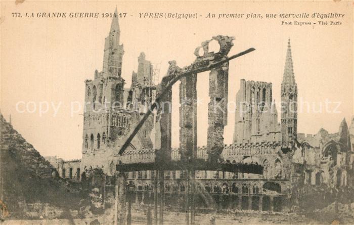 Ypern Ypres Au premier plan une merveille d euqiltbre