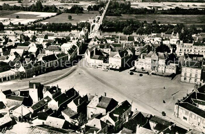 Chalonnes-sur-Loire Fliegeraufnahme Place de l Hotel de Ville Pont suspendu