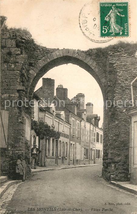 Les Montils Vieux Porche