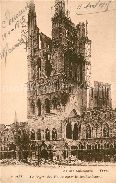 Ypern Ypres Beffroi des Halles apres le bombardement