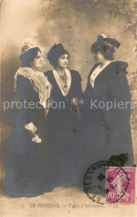 Arles Bouches-du-Rhone Types d Arlesiennes