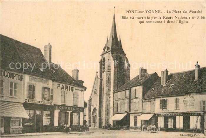 Pont-sur-Yonne La Place du Marche qui contourne a demi l'Eglise
