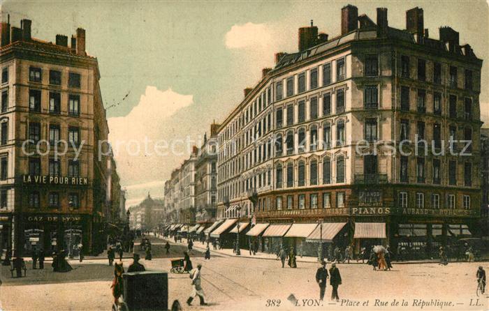 Lyon France Place et Rue de la Republique
