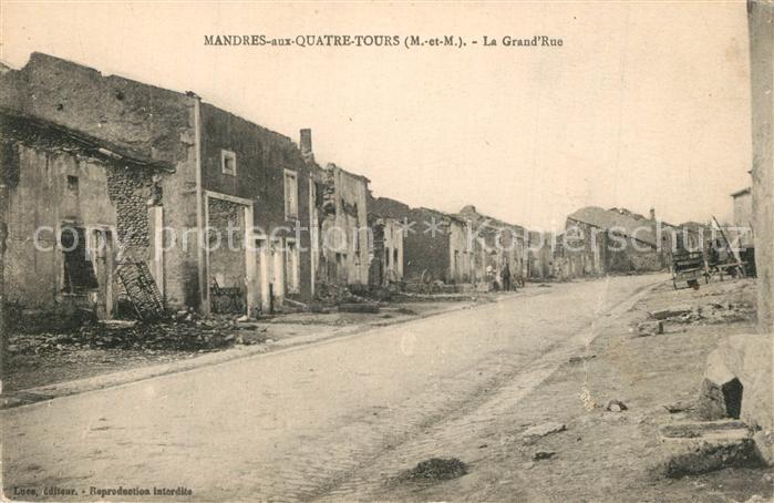 Mandres-aux-Quatre-Tours La Grand Rue apres le bombardement