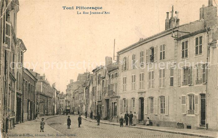 Toul 54 La Rue Jeanne d_Arc