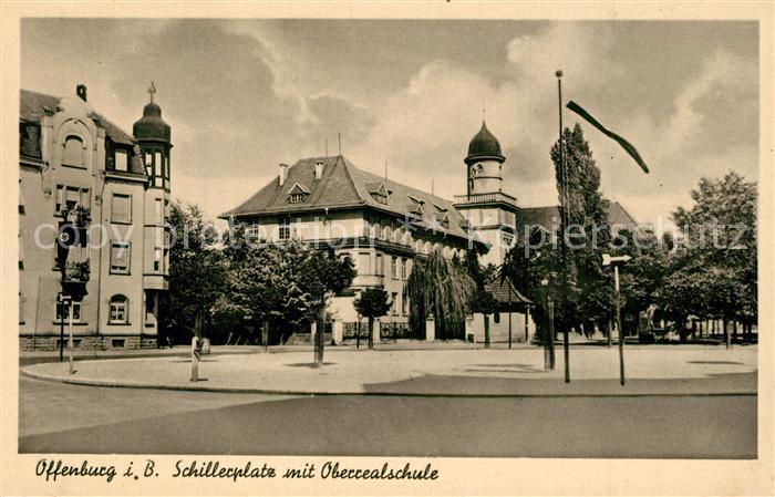 Offenburg Schillerplatz mit Oberrealschule