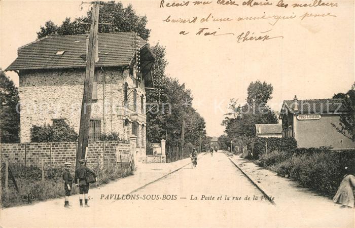 Pavillons-sous-Bois Les La Poste et la rue de la Polle