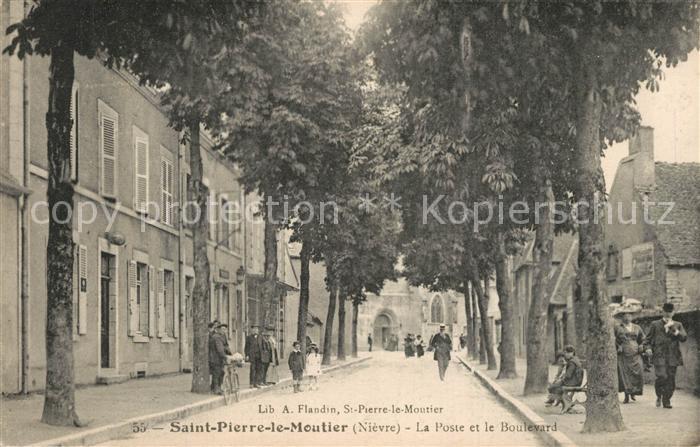 Saint-Pierre-le-Moutier La Poste et le Boulevard