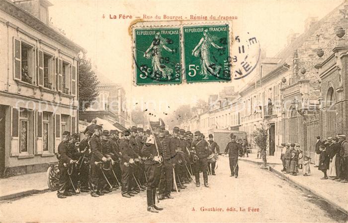 La Fere Aisne Rue du Bourges Remise du drapeau