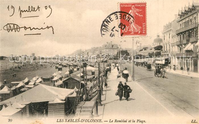 Les Sables-d Olonne Le Remblai et la plage