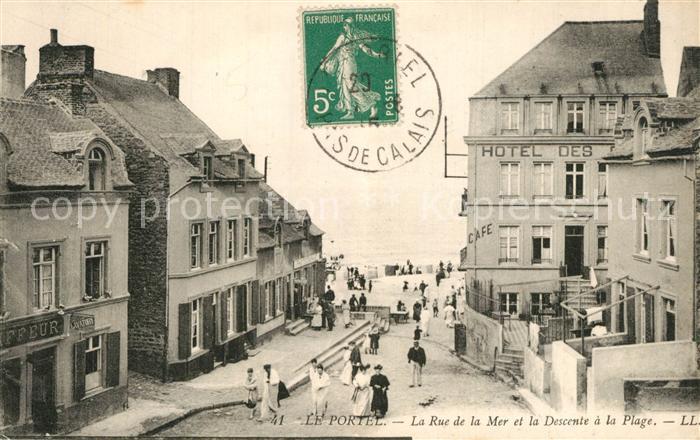 Le Portel Rue de la Mer et la descente a la plage