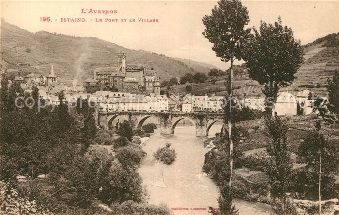 Estaing Aveyron Panorama pont et le village